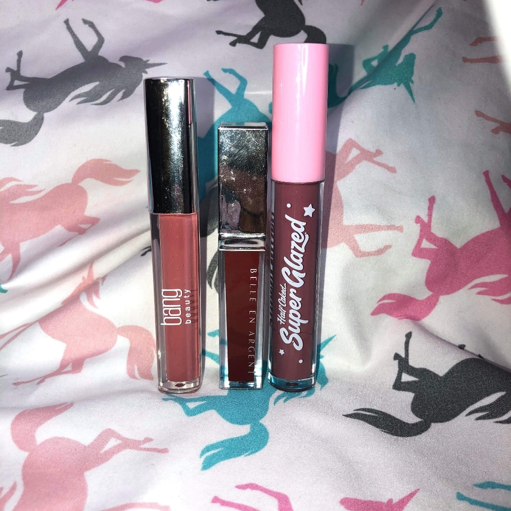 Colored lip gloss